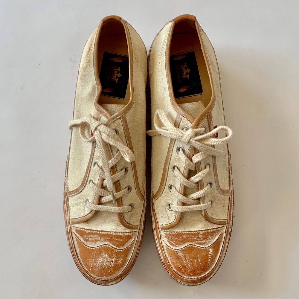 NWOT Skull Jeans Distressed Sneaker